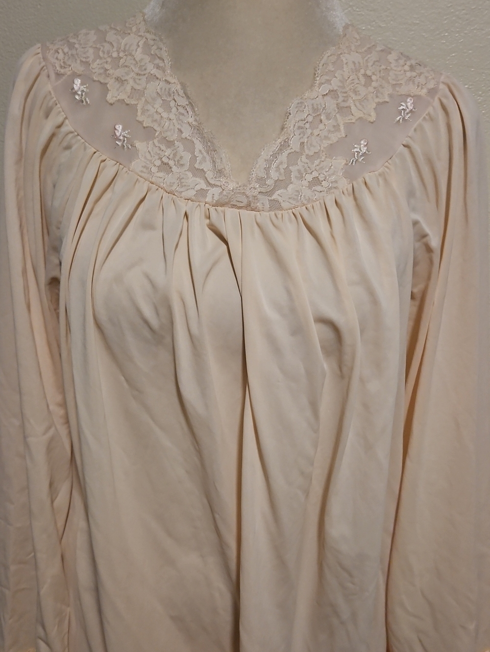 Shadow Line VintageWomen's Lace Yoke Nightgown - Light Pink Small